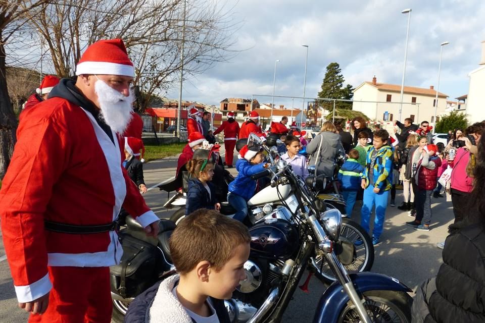 Radosni božićni sajam u Loparu uz posjet moto-mrazova MK Rab