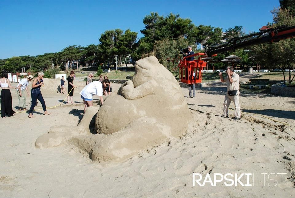 V. festival skulpture u pijesku u Loparu
