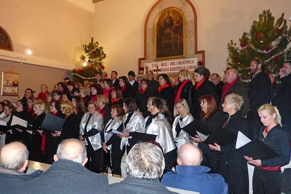 Koncert prigodnih božićnih napjeva u Loparu