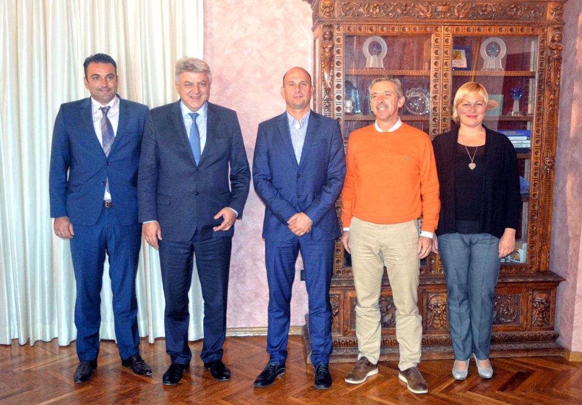 Susretom s rapskim gradonačelnikom Nikolom Grgurićem i njegovim suradnicima završio dvodnevni posjet župana Zlatka Komadine Rabu