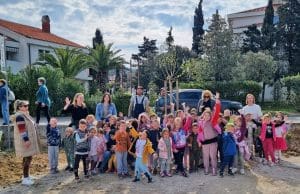 Suradnja DV Pahuljica s djelatnicima Dundova, Vrela i Polcijske postaje Rab povodom Dana planete Zemlje