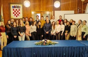 Tradicionalno dodijeljene stipendije izvrsnim srednjoškolcima i studentima s područja Grada Raba