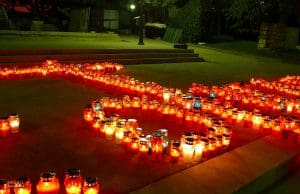 Paljenje svijeća uoči Dana sjećanja na žrtve Domovinskog rata i Dana sjećanja na žrtvu Vukovara i Škabrnje