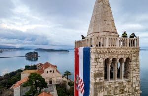 Zvonik sv. Marije kao simbol podrške Rabljana hrvatskoj nogometnoj reprezentaciji