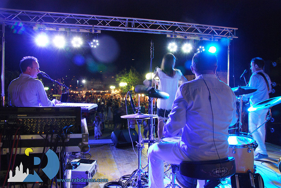 Koncerti zabavne glazbe na najvećem rapskom trgu