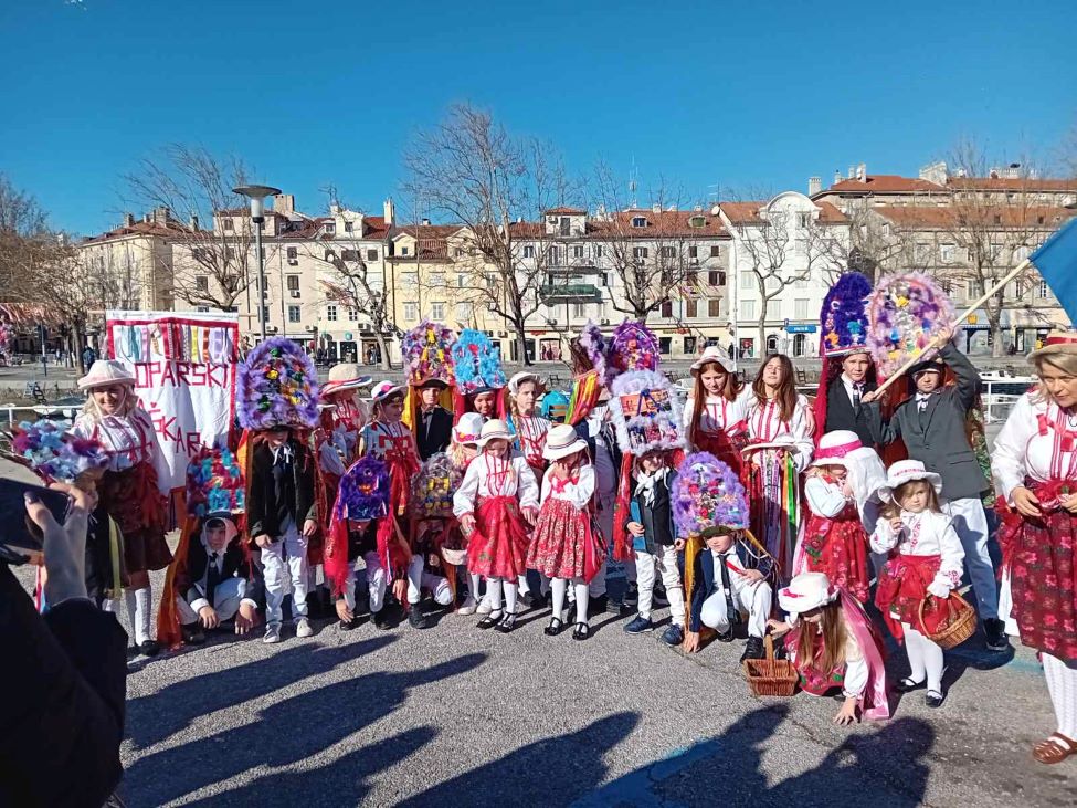 Oni su mali, a zapravo su VELIKI Oni su mali, a zapravo su VELIKI