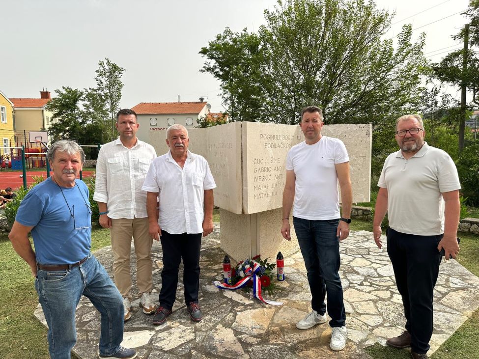 Predstavnici Općine Lopar odali počast palima u borbi protiv fašizma