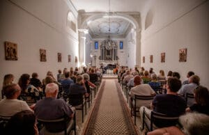 Koncertni spektakl u Rabu: Jelena Očić i Mia Elezović na 39. Rapskim glazbenim večerima