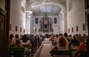 U sklopu 39. Rapskih glazbenih večeri, koncert će održati Jelena Očić i Mia Elezović