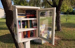 Vraćena „Slobodna knjižnica“ u Kapiću: Ponovno su dostupne kućice s knjigama