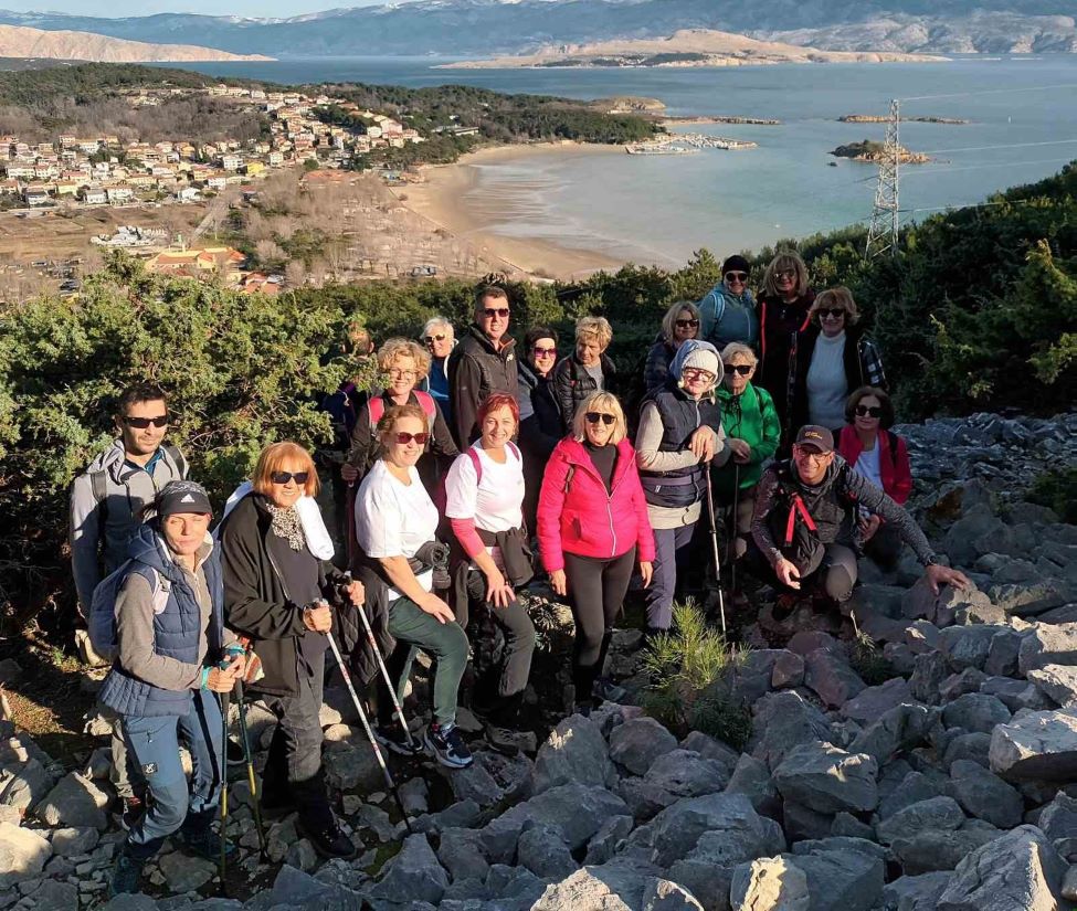 Hodanje kroz geološku prošlost i mitski svijet istovremeno | Odrađena HodaMare u Loparu Hodanje kroz geološku prošlost i mitski svijet istovremeno | Odrađena HodaMare u Loparu