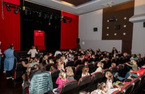 Predstava “Izgubljena priča: Ivica i Marica” oduševila najmlađe