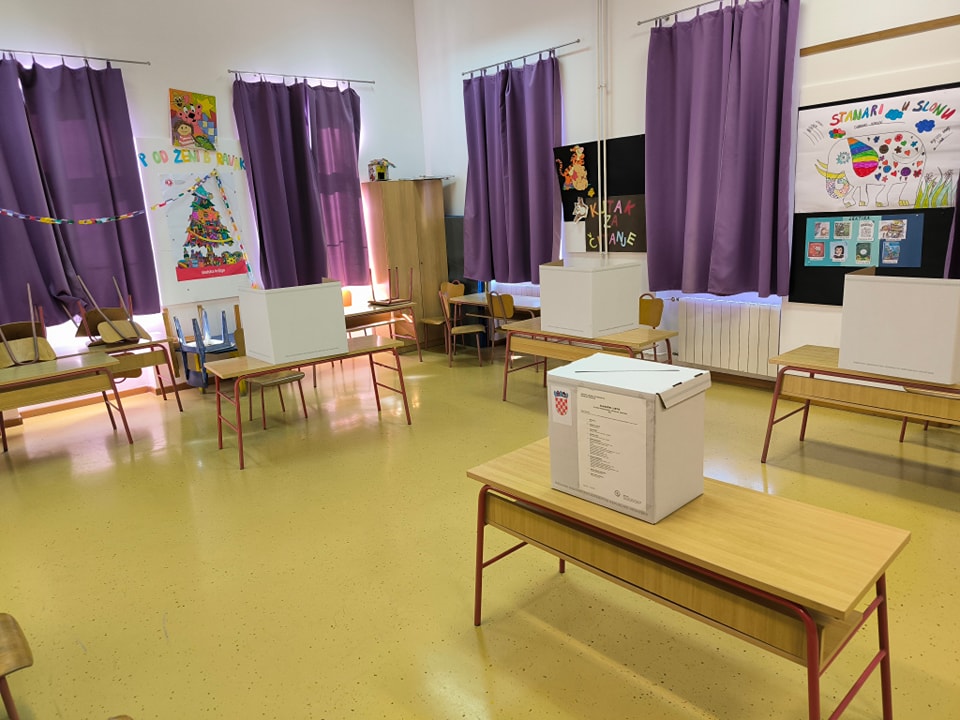Stigli prvi podaci iz DIP-a. Evo kakva je izlaznost na otoku Rabu Stigli prvi podaci iz DIP-a. Evo kakva je izlaznost na otoku Rabu