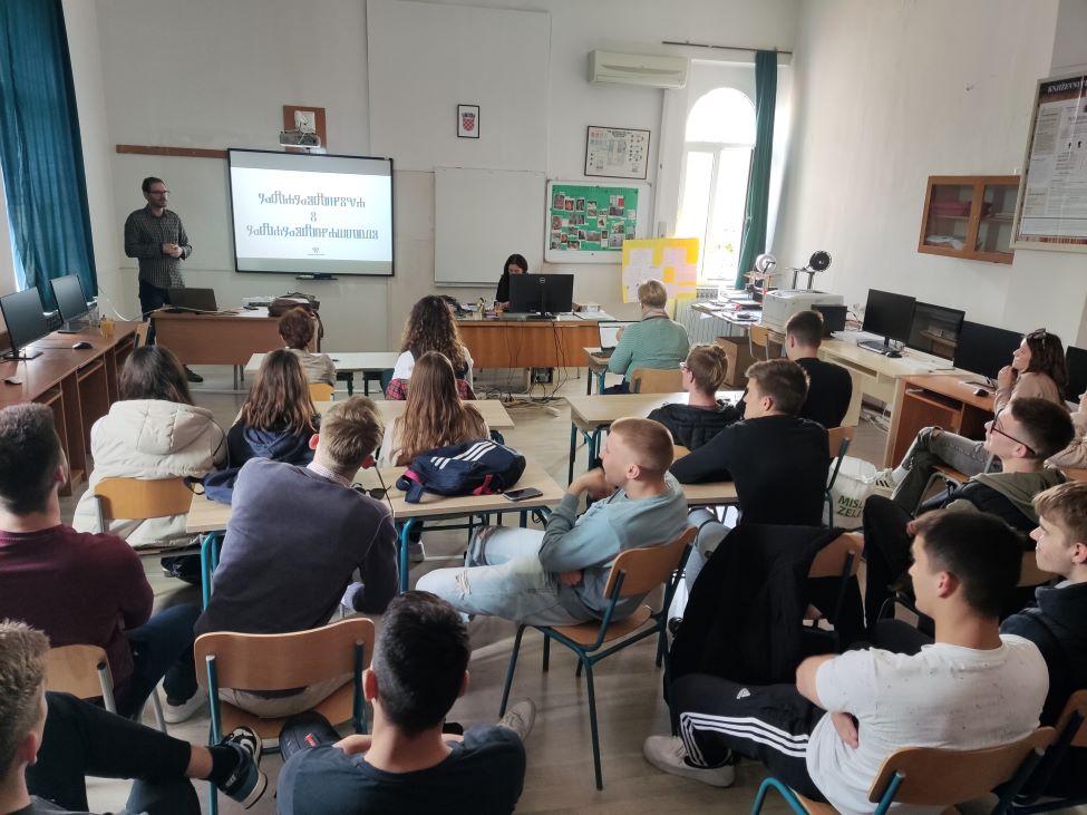 U rapskoj srednjoj školi održano zanimljivo predavanje o hrvatskom glagoljaštvu