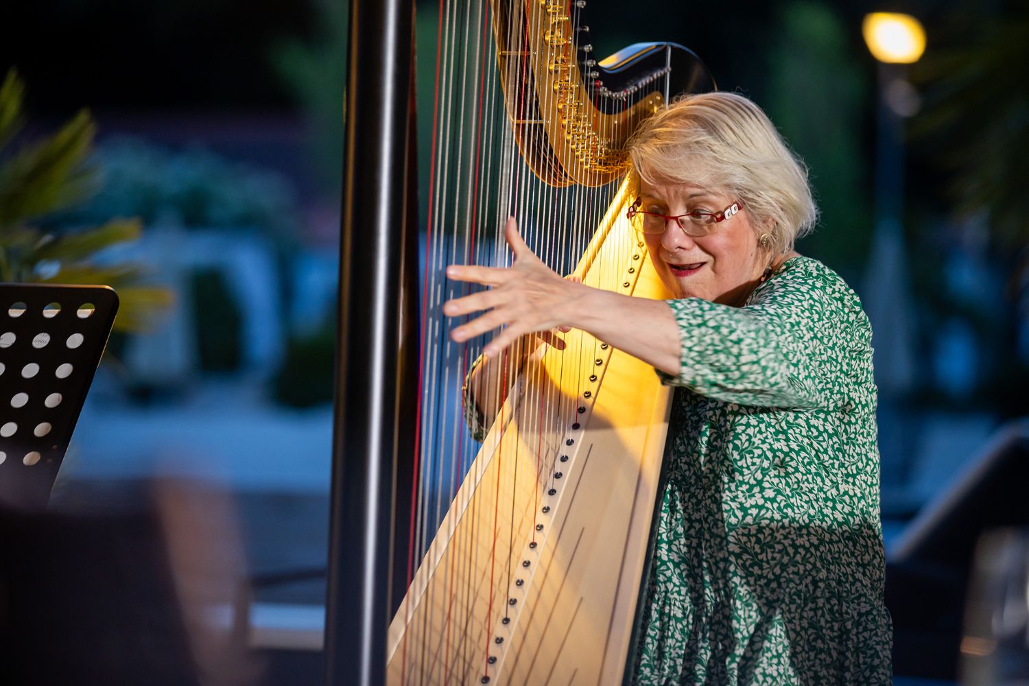 Čarolija harfe na Rabu: Prvi koncert Chantal Mathieu i Tajane Vukelić Peić oduševio publiku Čarolija harfe na Rabu: Prvi koncert Chantal Mathieu i Tajane Vukelić Peić oduševio publiku