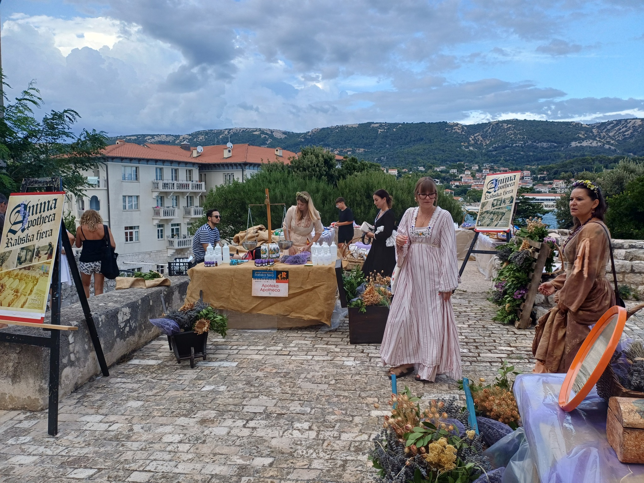 Povratak u prošlost kroz prepoznatljivu radionicu srednjovjekovne ljekarne