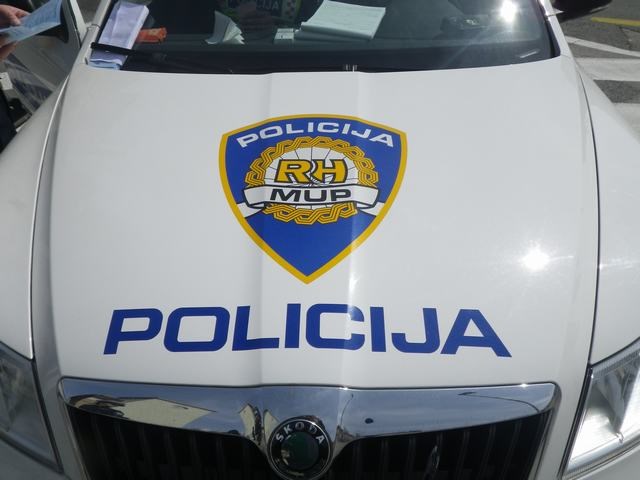Policija upala u dom 68-godišnjakinje na Rabu i  našli gotovo 15 kg duhana bez markica