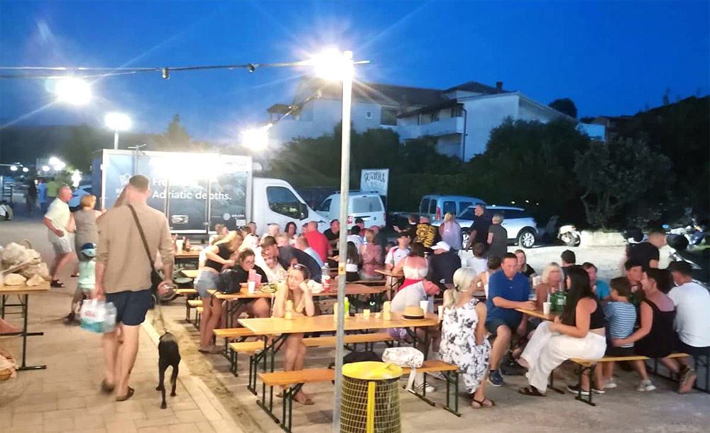 Dođite u Supetarsku Dragu jer ribarska fešta na Malinu se ne propušta!