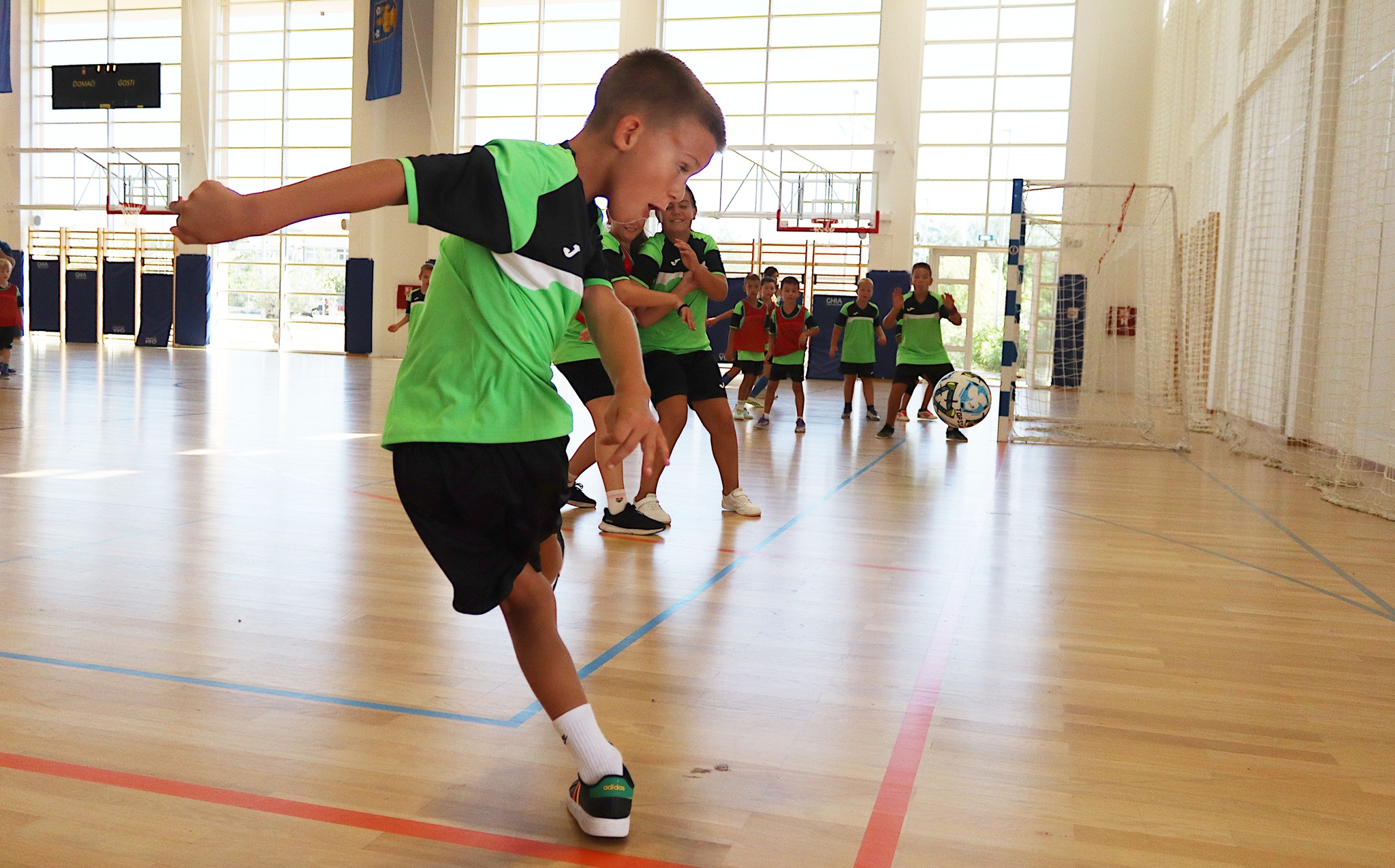 Završila je ovogodišnja ljetna Futsal škola za djecu u Loparu. Pogledajte kako je bilo Završila je ovogodišnja ljetna Futsal škola za djecu u Loparu. Pogledajte kako je bilo