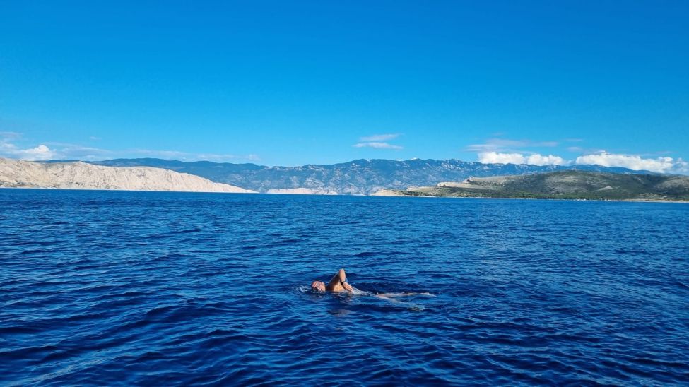Plivač koji povezuje kvarnerske otoke preplivao dionicu od Lopara do Baške