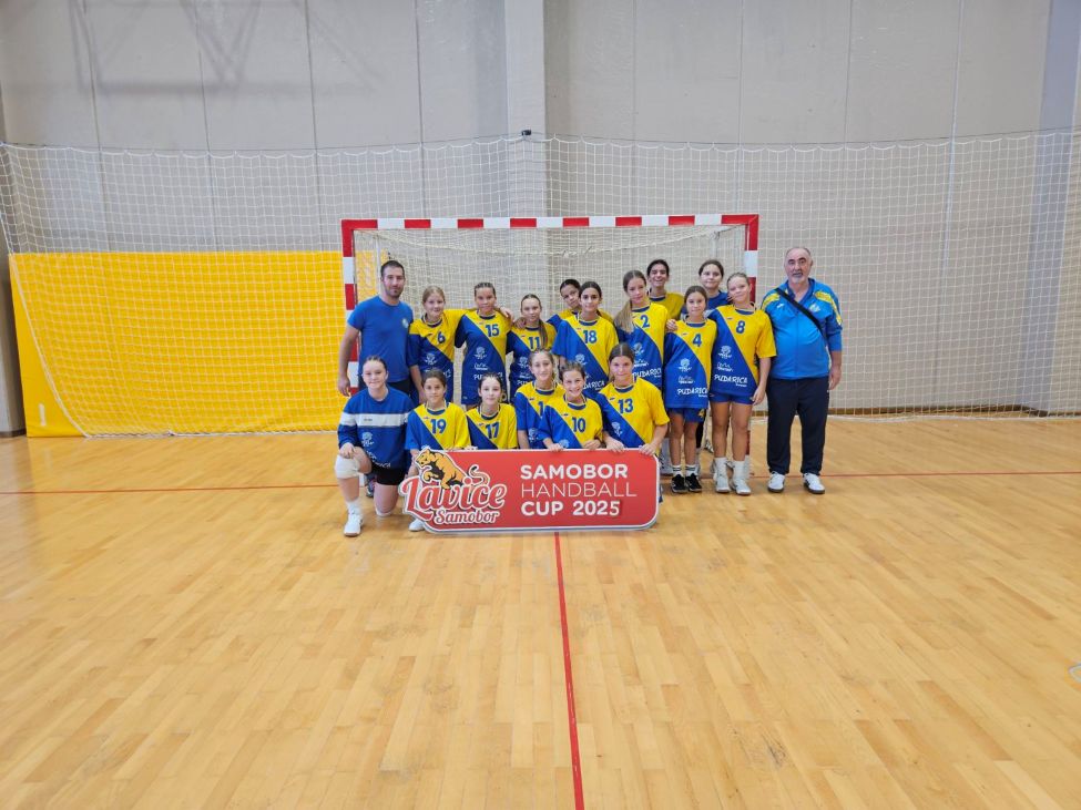 Rabljanke (U14) briljirale na rukometnom turniru u Samoboru i završile na 3. mjestu!