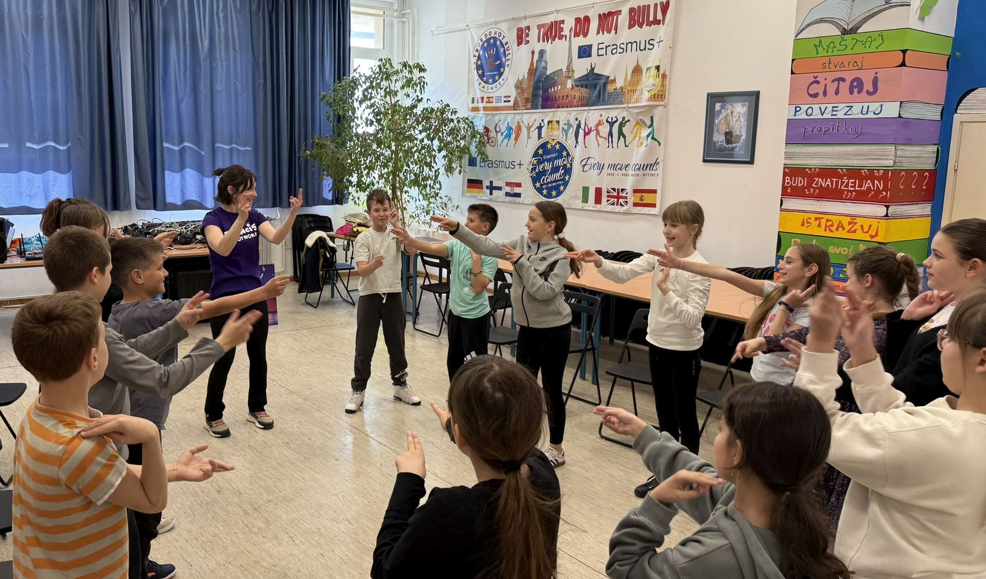 HKD, K2K, PGŽ i Irsko ministarstvo kulture rasplesali 10 škola PGŽ. Posjetili su i Rab! HKD, K2K, PGŽ i Irsko ministarstvo kulture rasplesali 10 škola PGŽ. Posjetili su i Rab!