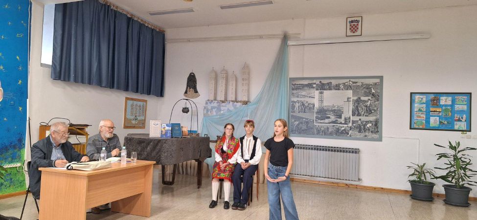 Mladi Rabljani čuvari “domaće riči” – u matičnoj školi održano natjecanje u čitanju čakavštine Mladi Rabljani čuvari “domaće riči” – u matičnoj školi održano natjecanje u čitanju čakavštine