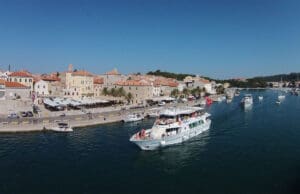 UIOS Lopar organizira jednodnevni izlet u Novalju brodom Eros (18. 10.)