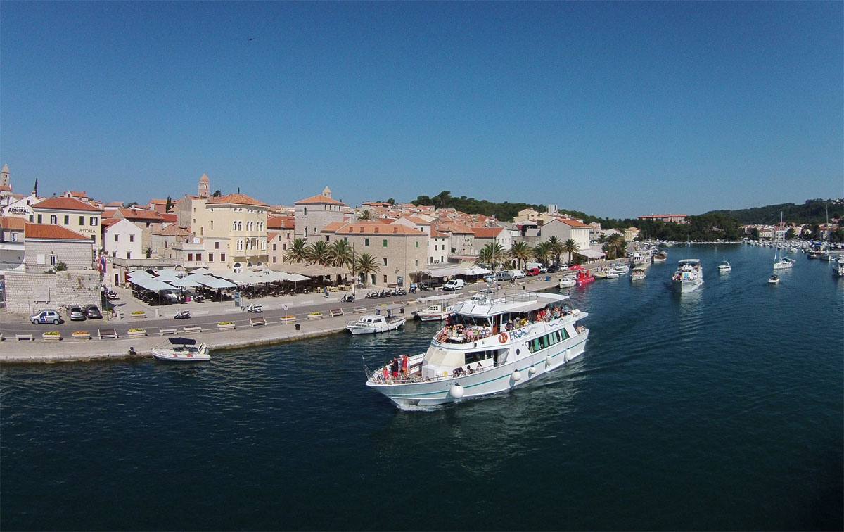 UIOS Lopar organizira jednodnevni izlet u Novalju brodom Eros (18. 10.)