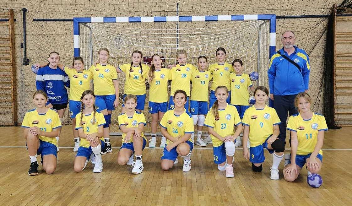 Djevojčice U12 RK Rab odigrale prvu utakmicu hrvatske lige i upisale prvu pobjedu!