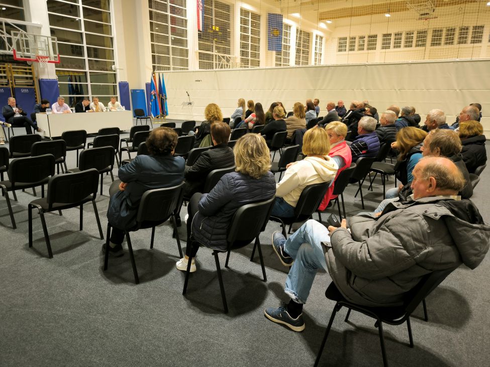 Pročitajte koje su sve teme dominirale na Zboru građana Općine Lopar