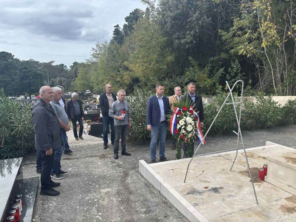 Delegacija Općine Lopar, zajedno s braniteljima, obilježila blagdan Svih svetih Delegacija Općine Lopar, zajedno s braniteljima, obilježila blagdan Svih svetih