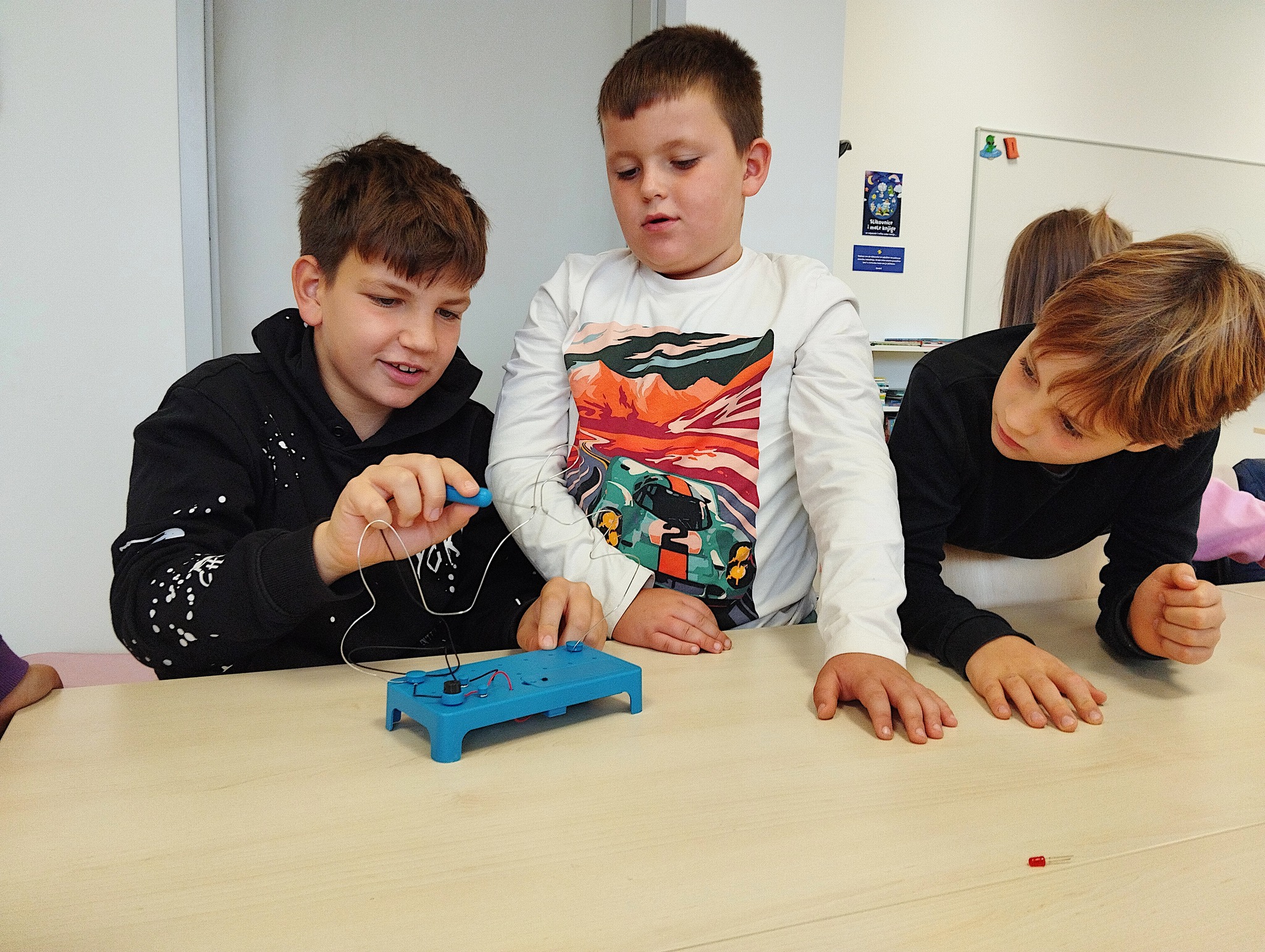 FOTO | Povodom Svjetskog dana djece CZKiS Lopar pripremio niz aktivnosti za djecu