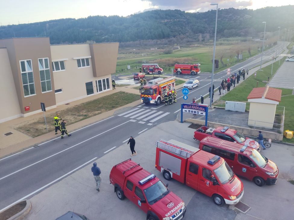 Najava vježbe civilne zaštite na zgradi TZO-a Lopar