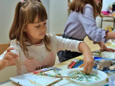 FOTO | U Loparu održana adventska radionica za djecu. Pogledajte kako je bilo