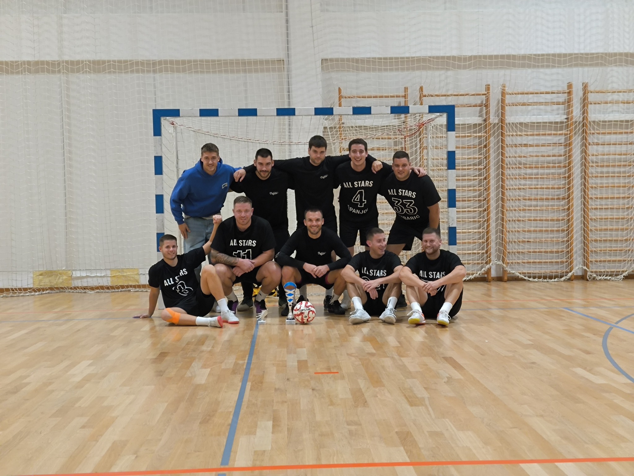 All Starsi obranili naslov na adventskom malonogometnom turniru u Loparu