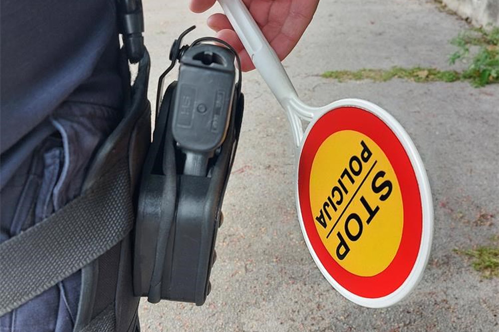 Policija u Banjolu iza ponoći zaustavila 40-godišnjeg vozača pod utjecajem alkohola