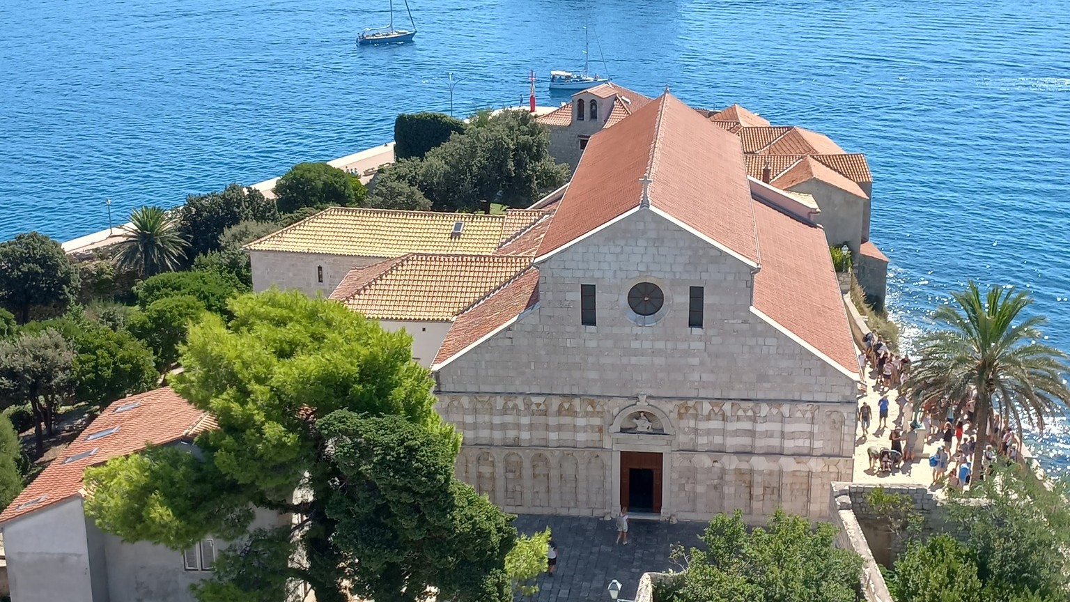 Vlč. Saša Malović predvodi duhovnu obnovu u Katedrali Uznesenja Blažene Djevice Marije