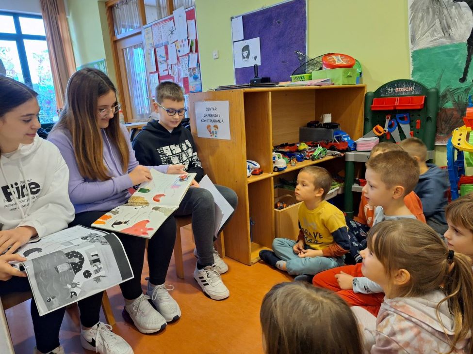 Čitalački izazov “15 po 15” na Rabu: Uz knjižnicu, u izazov se uključio i DV “Pahuljica”