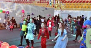 FOTO | Dječja maškarana čarolija ispunila sportsku dvoranu u Loparu