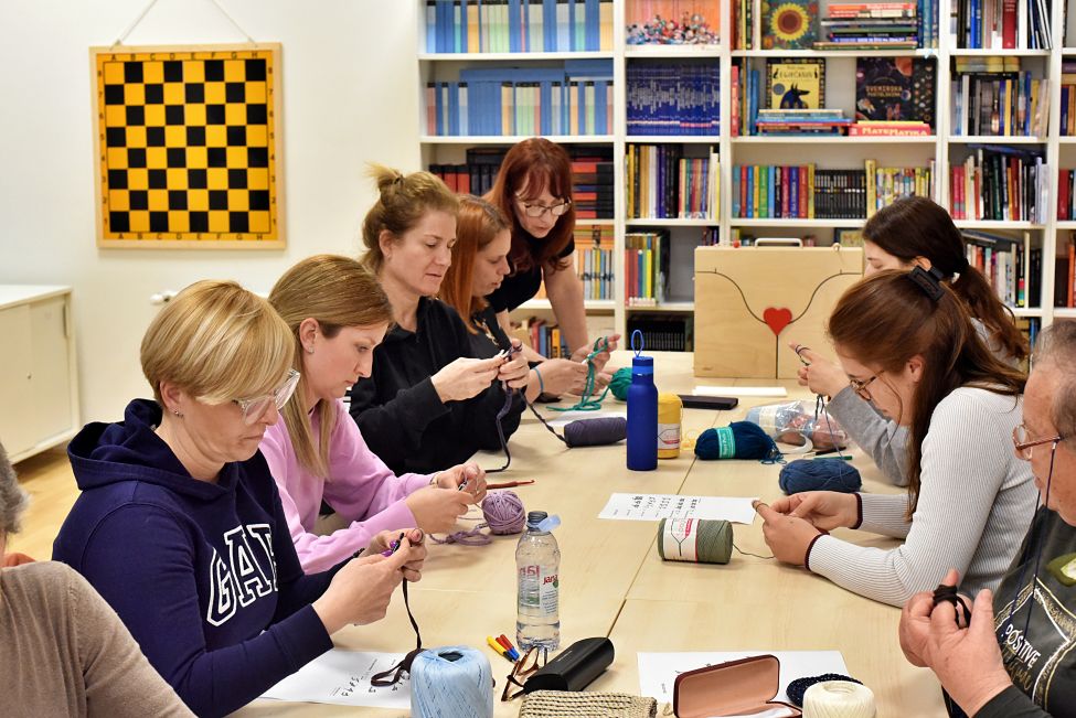 FOTOVIJEST | U Loparu održana radionica heklanja