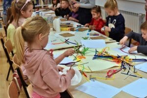 FOTO | Pogledajte kako je bilo na dječjoj kreativnoj radionici u Loparu povodom Dana sreće