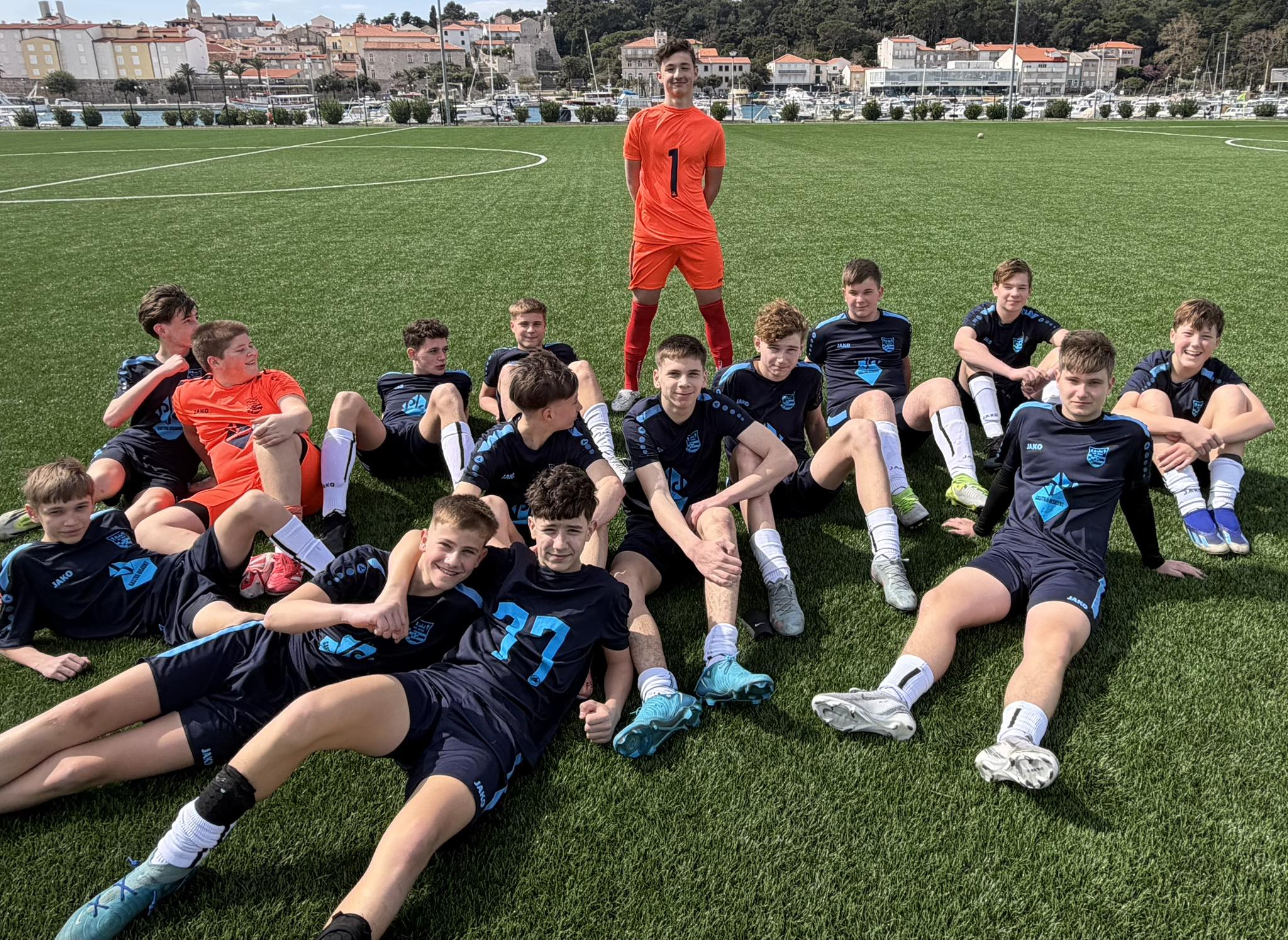 Stariji pioniri NK Rab slavili u derbiju kola, iznenađujući poraz seniora na Kantridi