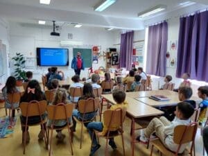 HCK GDCK Rab provodi edukacije: Više od 60 rapskih učenika uči o sigurnosti na vodi