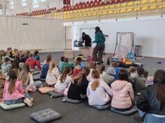 U Loparu održana edukativna predstava za djecu “Čudo na smetlištu”