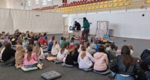 U Loparu održana edukativna predstava za djecu “Čudo na smetlištu”