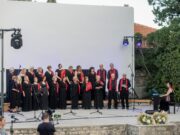 Raspjevana večer otočkog prijateljstva ispunjena emocijom i zajedništvom