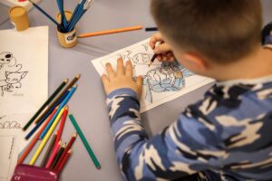 Dvjestotinjak rapskih mališana uživalo u edukativnim i kreativnim aktivnostima Maro kluba