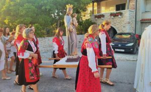Barbat ponovno u znaku Karmenice: Tradicionalna pučka fešta donosi opušteno ljetno druženje