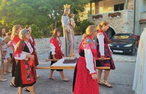 Barbat ponovno u znaku Karmenice: Tradicionalna pučka fešta donosi opušteno ljetno druženje